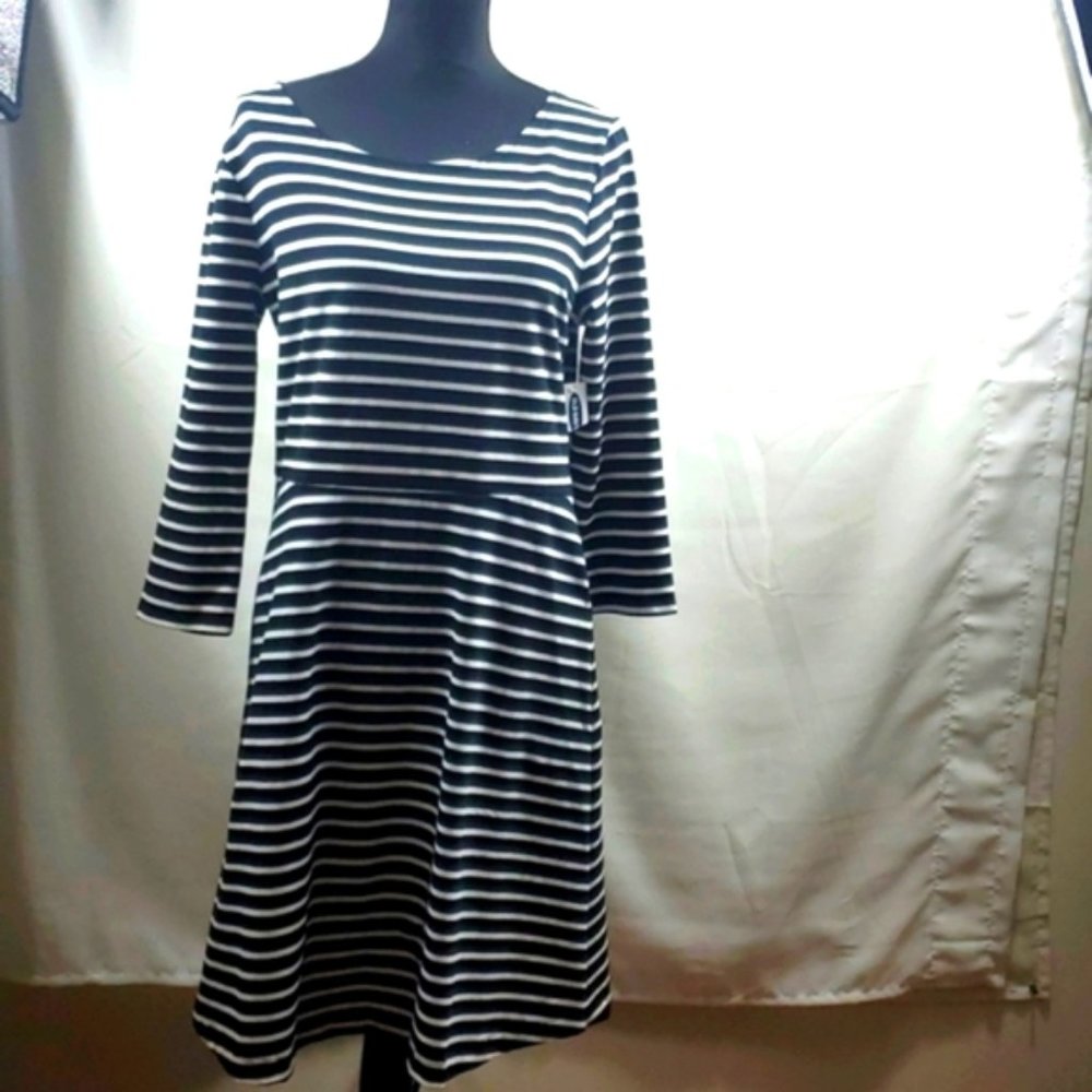 Old Navy Stripes knee length dress with sleeves Size Large